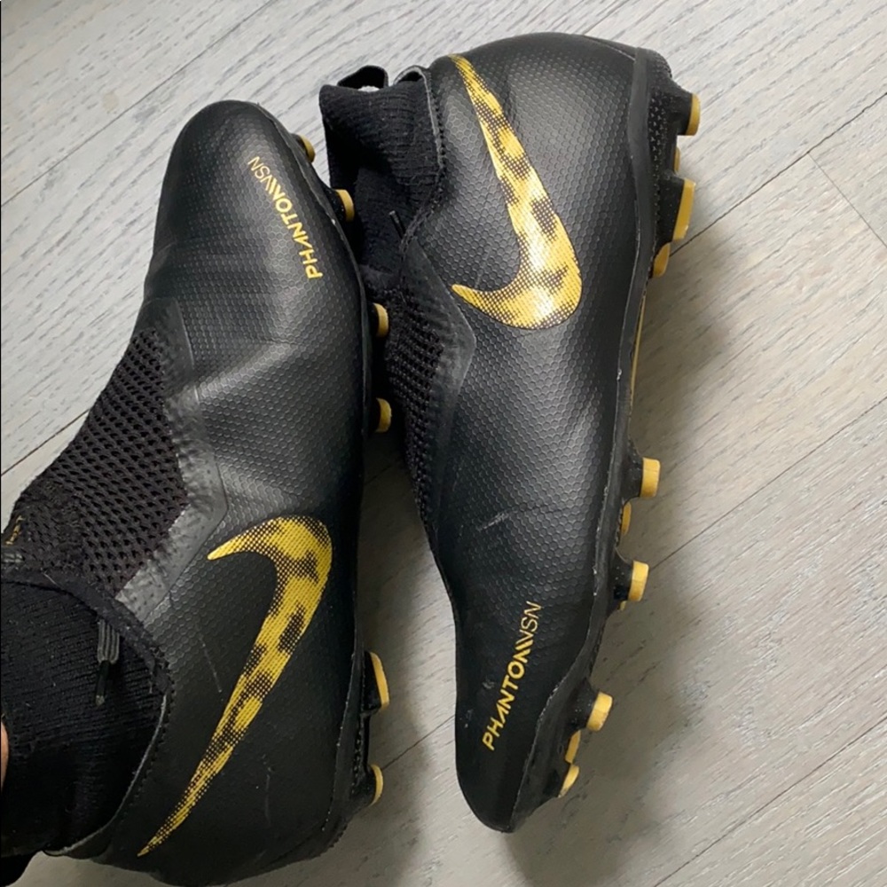 nike vsn phantom soccer cleats - sock hidden laces